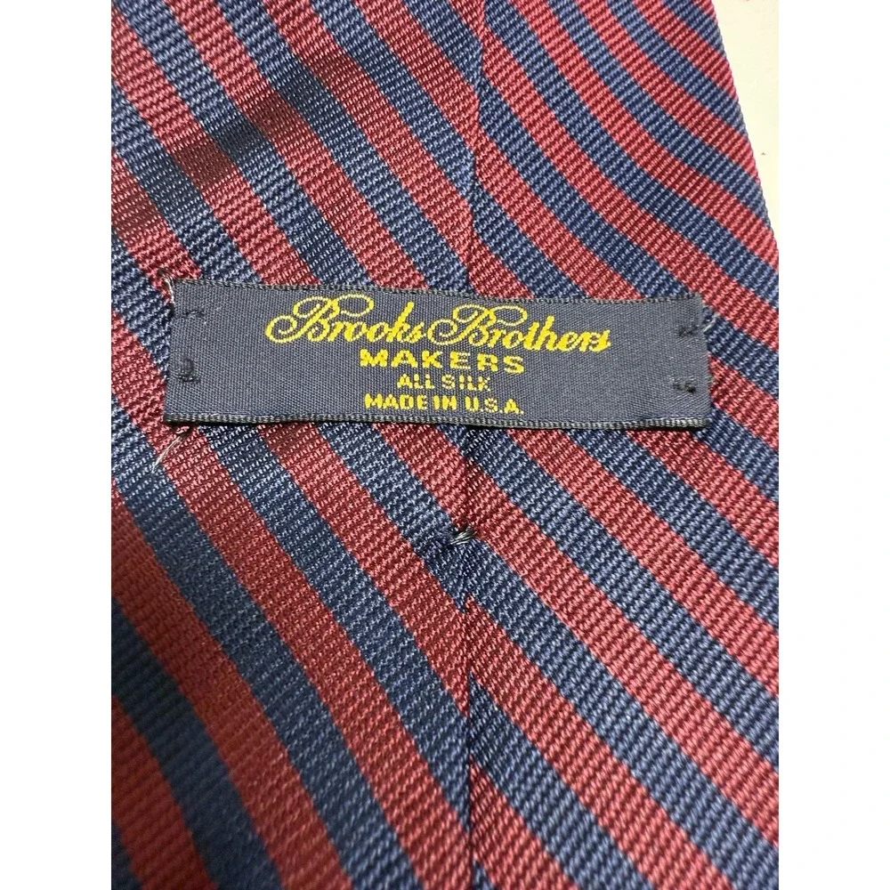 Vintage BROOKS BROTHERS [ MAKERS ] men's tie 100% Silk Striped Blue Made in USA
